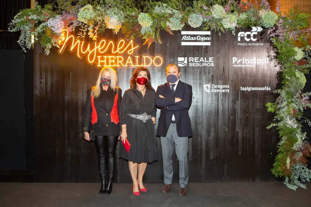 Ros Cihuelo, directora general de cultura de la DPZ; Paloma de Yarza, presidenta de HERALDO; y Eliseo Lafuente, gerente de medios de Henneo.