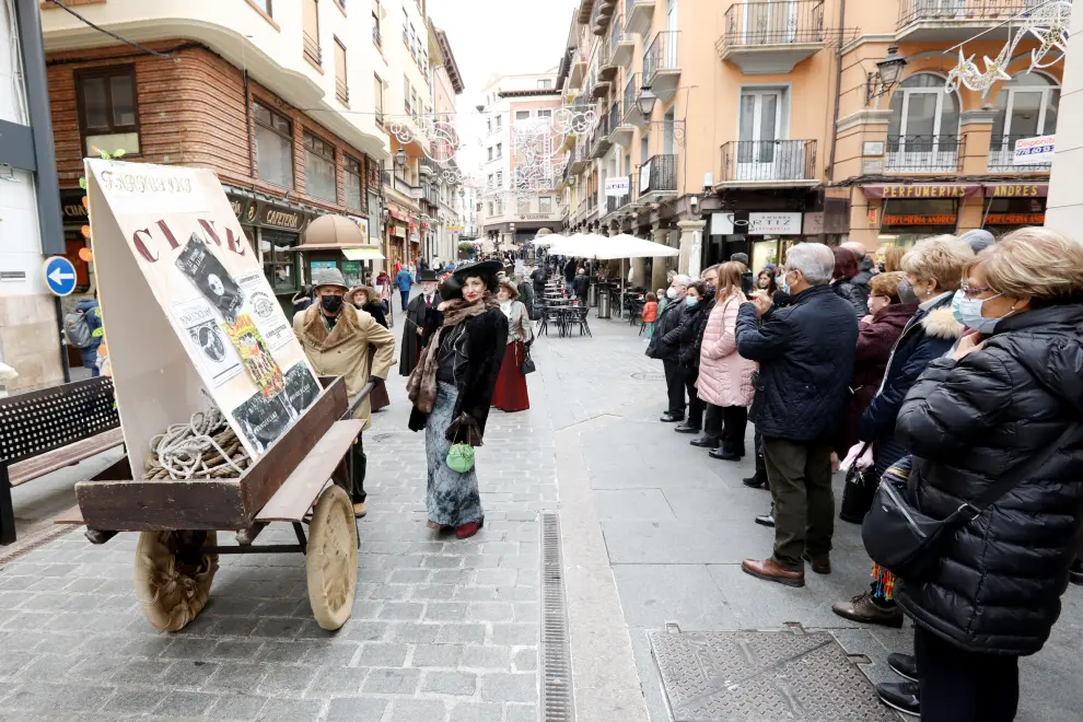 Las calles de Teruel recuperan la fiesta modernista con un desfile