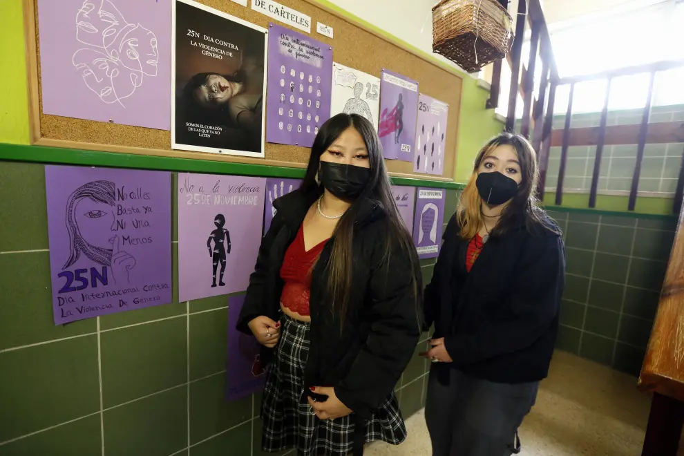 La exposición ‘Publicidad contra la violencia de género’ abre en el IES Sierra de Guara las actividades programadas en Hueca para el 25N