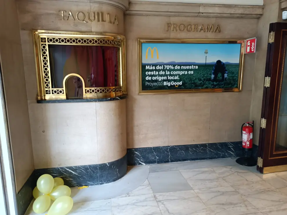McDonald's abre su restaurante en el antiguo cine Elíseos de Zaragoza