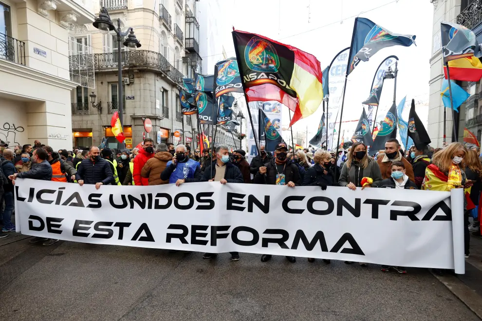Los policías nacionales protestan este sábado en Madrid contra las agresiones y la inseguridad ciudadana.
