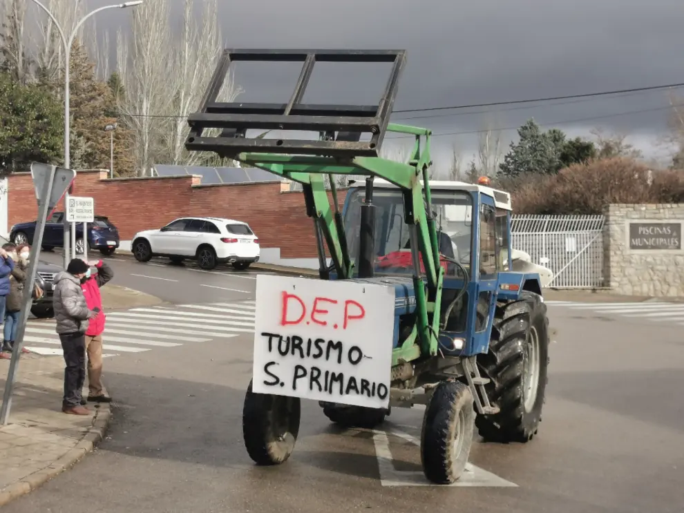 Tractorada en Sabiñánigo contra los macroparques solares.