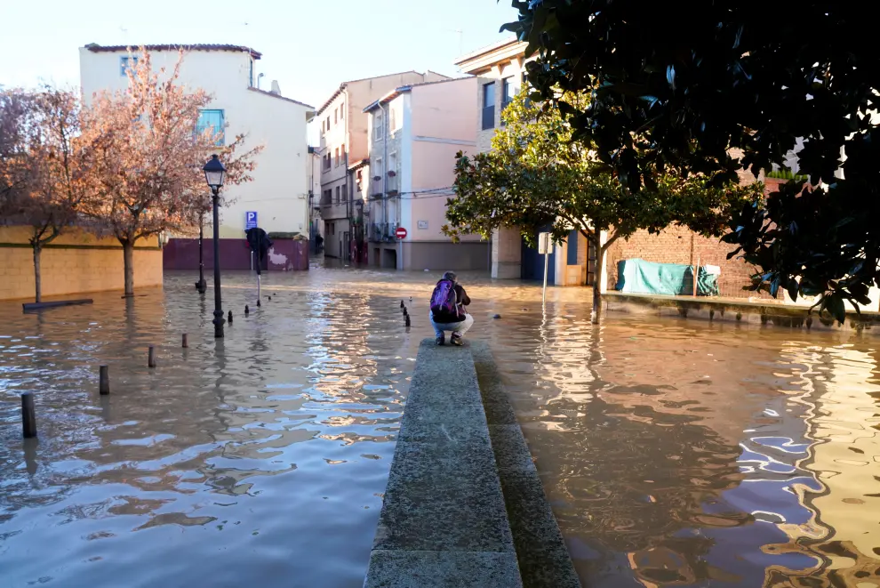 Inundado parte del casco antiguo de Tudela (Navarra) al desbordarse el Ebro