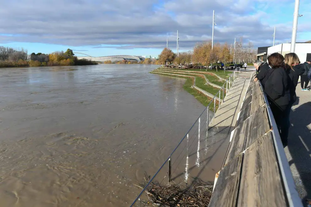 Foto del río Ebro a su paso por Zaragoza el domingo, 12 de diciembre