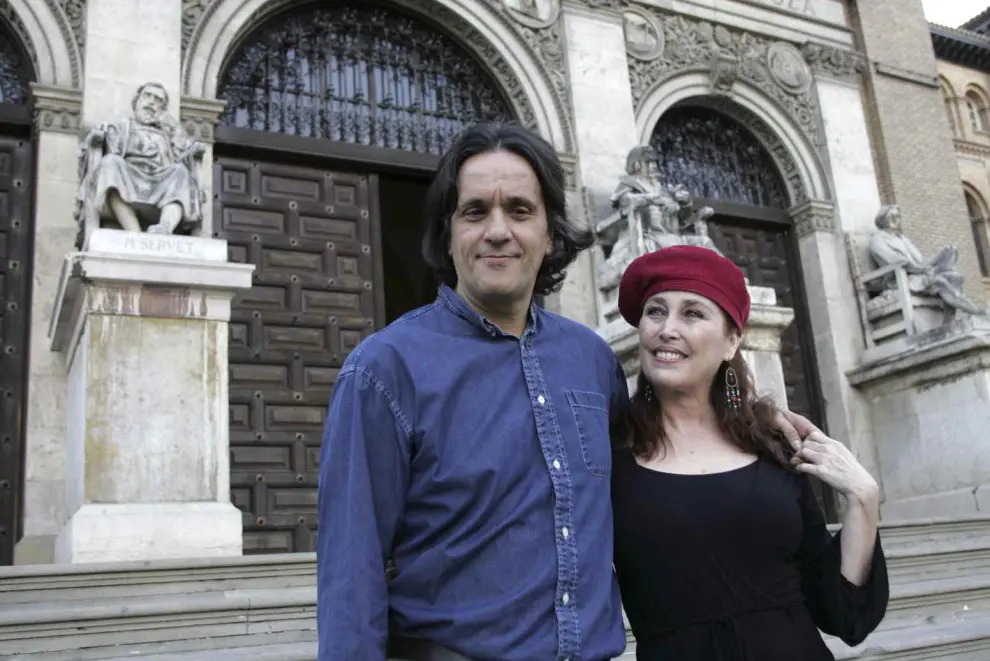 La actriz Verónica Forqué y el director Manuel Iborra, fotografiados en Zaragoza en 2006