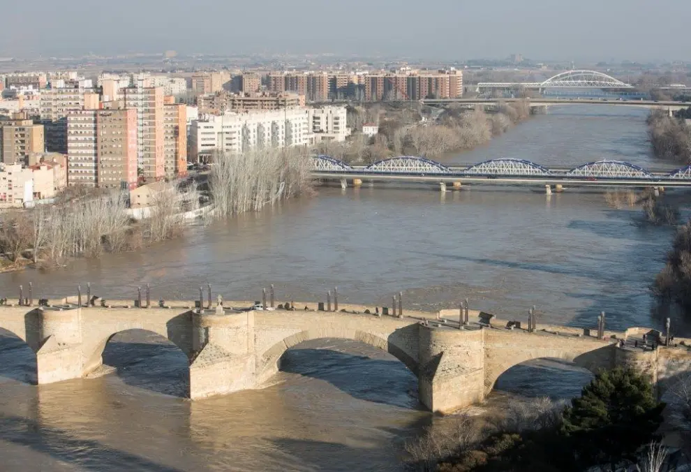Crecida del río Ebro a su paso por Zaragoza en 2015