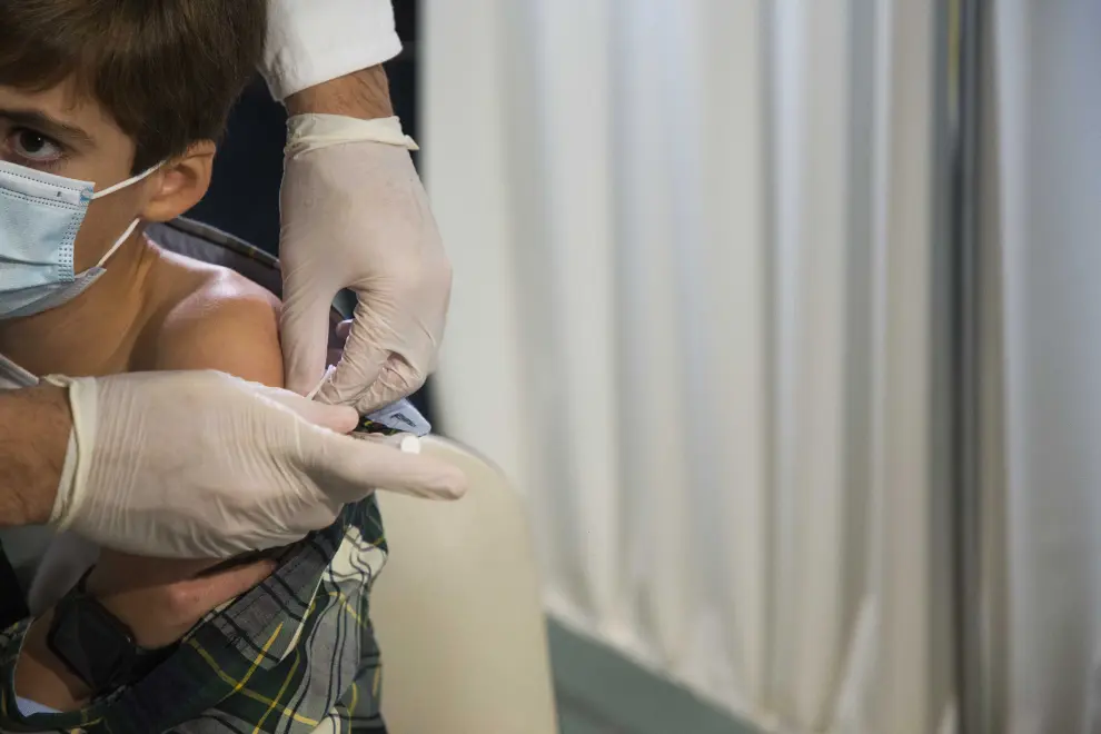 Comienzo de la vacunación de niños contra la covid en Aragón, en el centro de salud Seminario de Zaragoza.