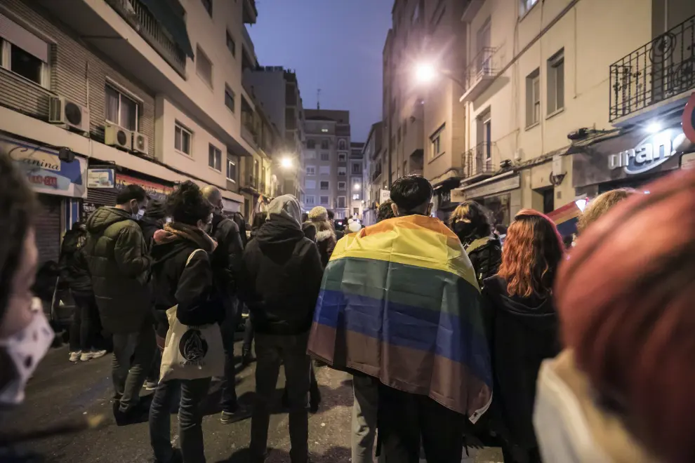 Protesta LGTBI+ contra las agresiones homófobas en la calle Fita.