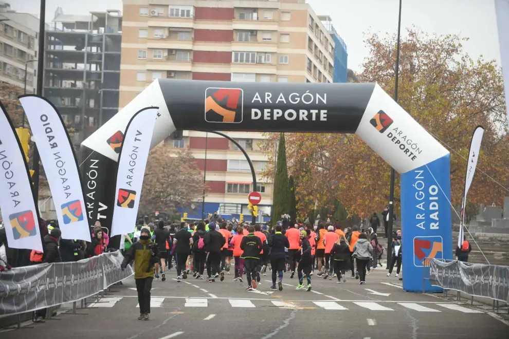 La carrera del ESIC se ha organizado este domingo en las calles de Zaragoza.
