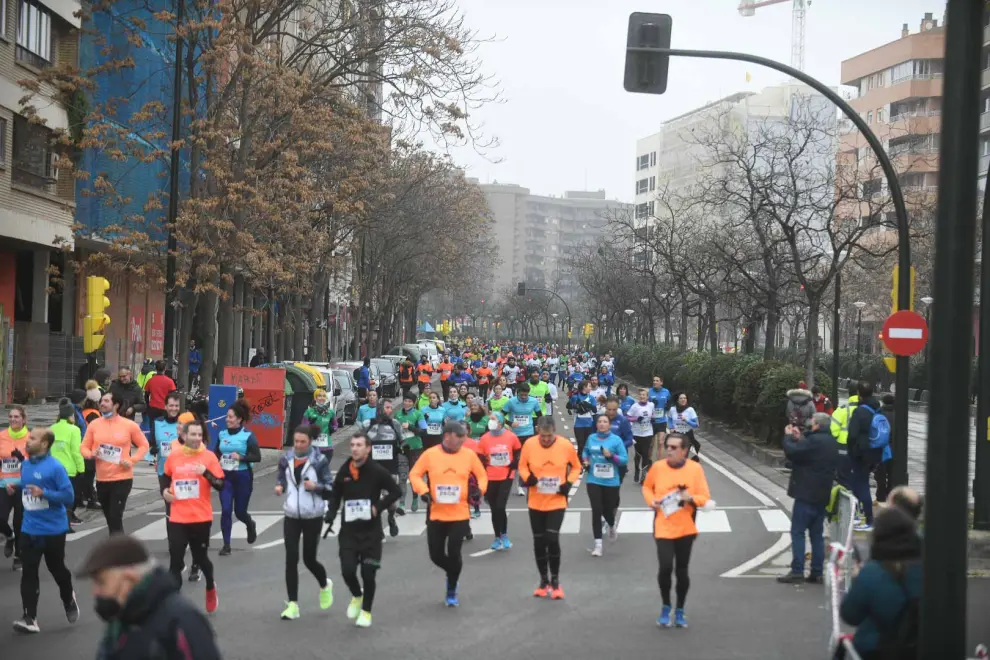 La carrera se ha disputado este domingo en las calles de Zaragoza.