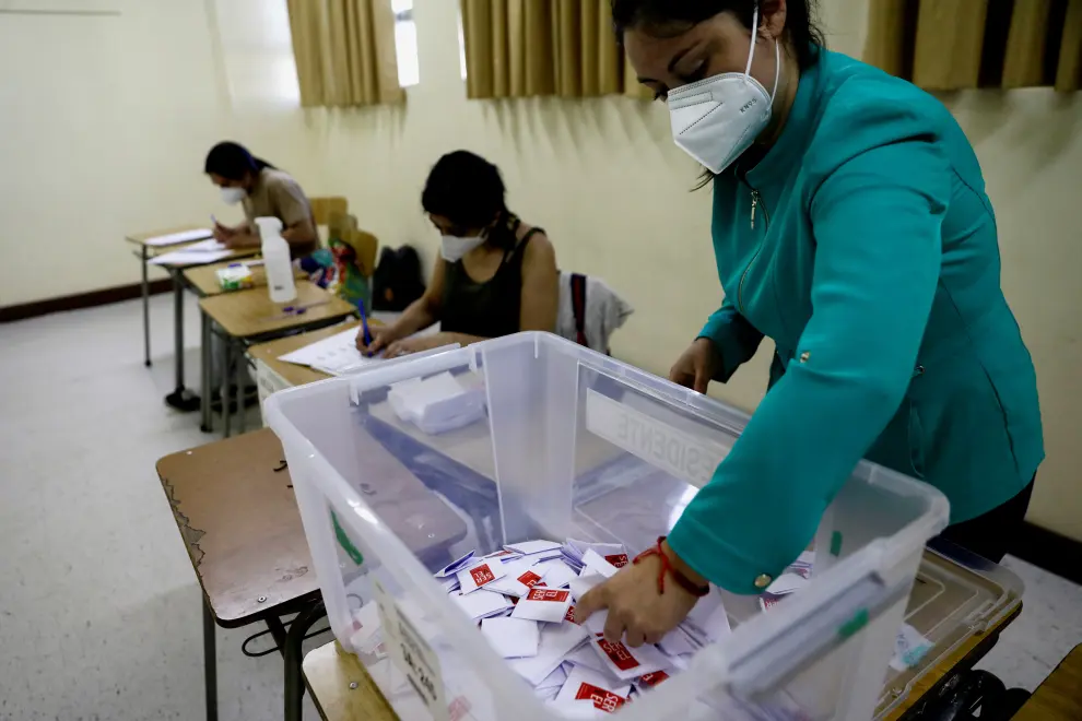 Chileans vote in presidential elections, in Concepcion