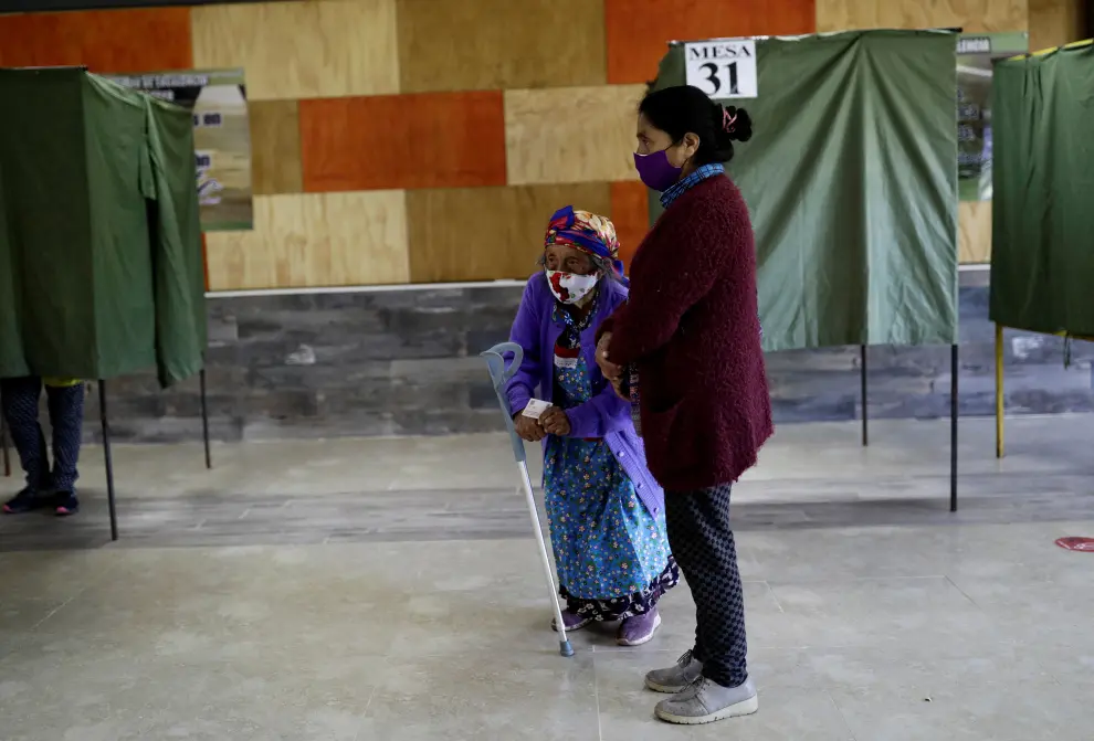 Chileans vote in presidential elections in Temuco