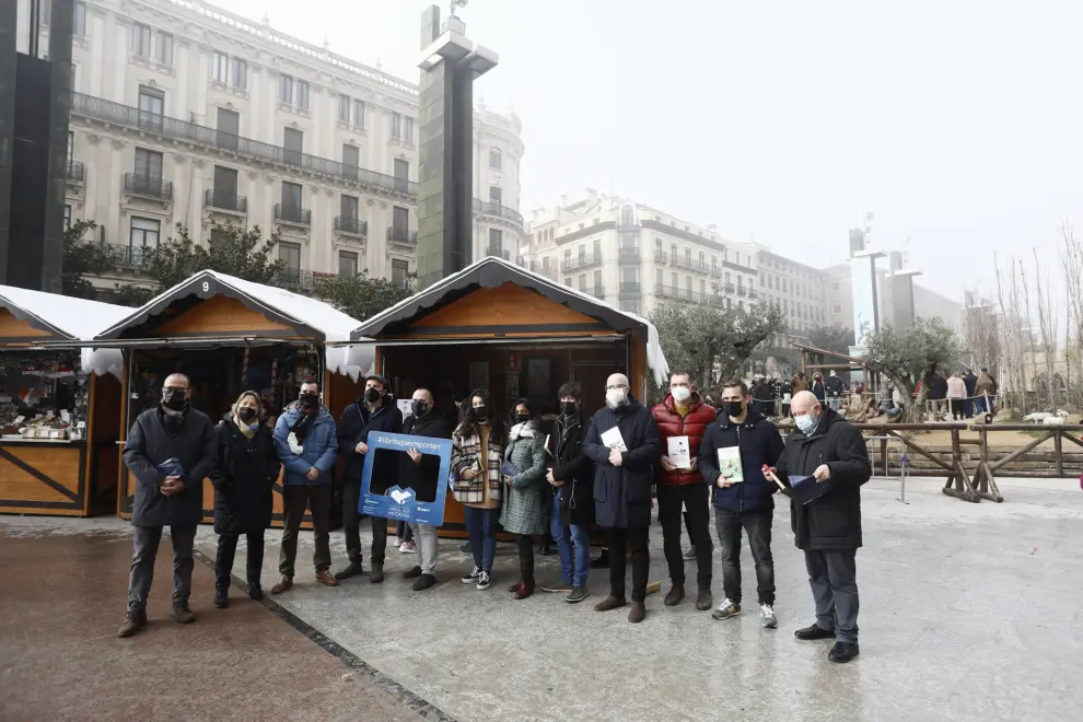 'Libros que importan' en la plaza del Pilar.