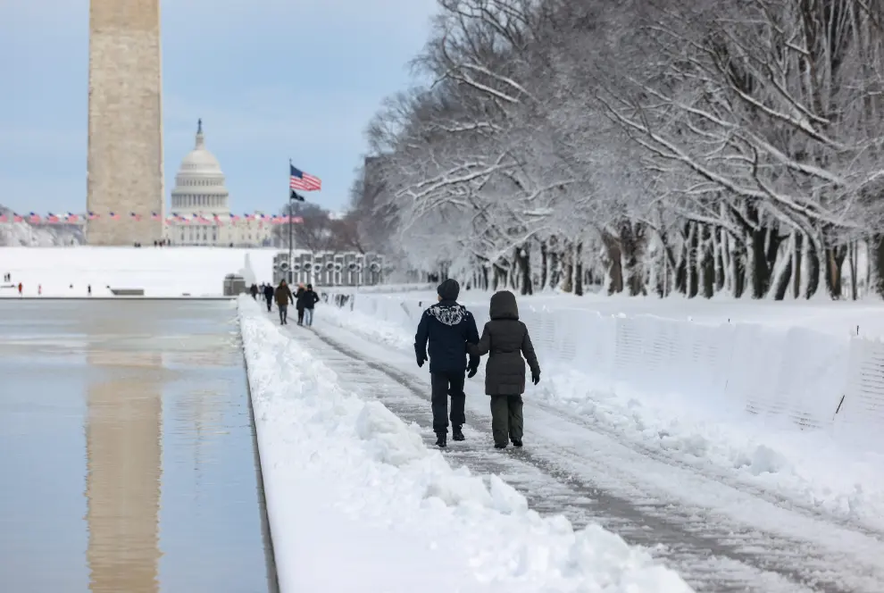 Washington (Usa), 03/01/2022.- The White House during a snowstorm in Washington, DC, USA, 03 January 2022. (Estados Unidos) EFE/EPA/Chris Kleponis / POOL
 USA GOVERNMENT WHITE HOUSE