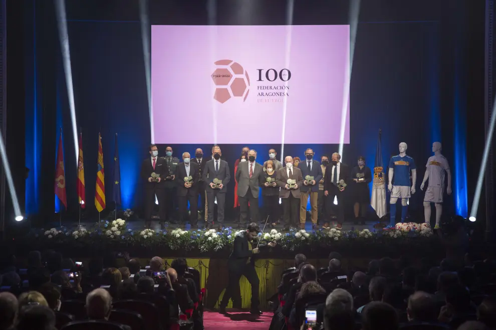 Foto de la Gala del centenario de la Federación Aragonesa de Fútbol en el Teatro Principal de Zaragoza