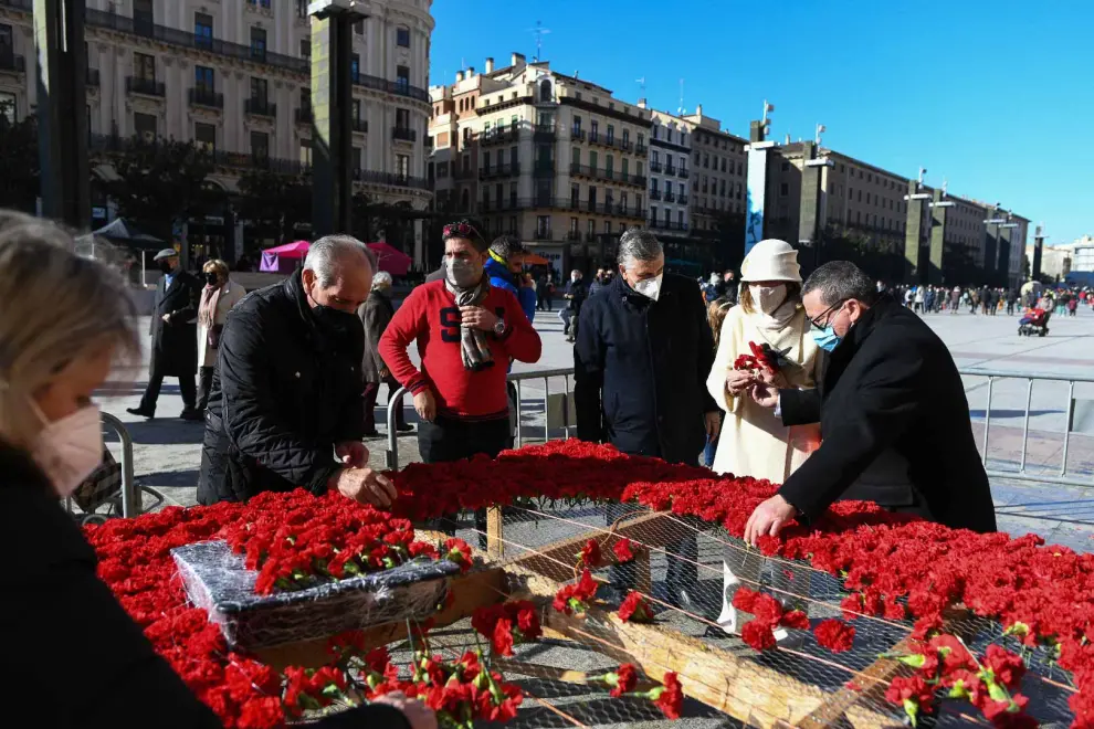 Zaragoza celebra San Valero sin reparto de roscón por la covid y sin cierzo.