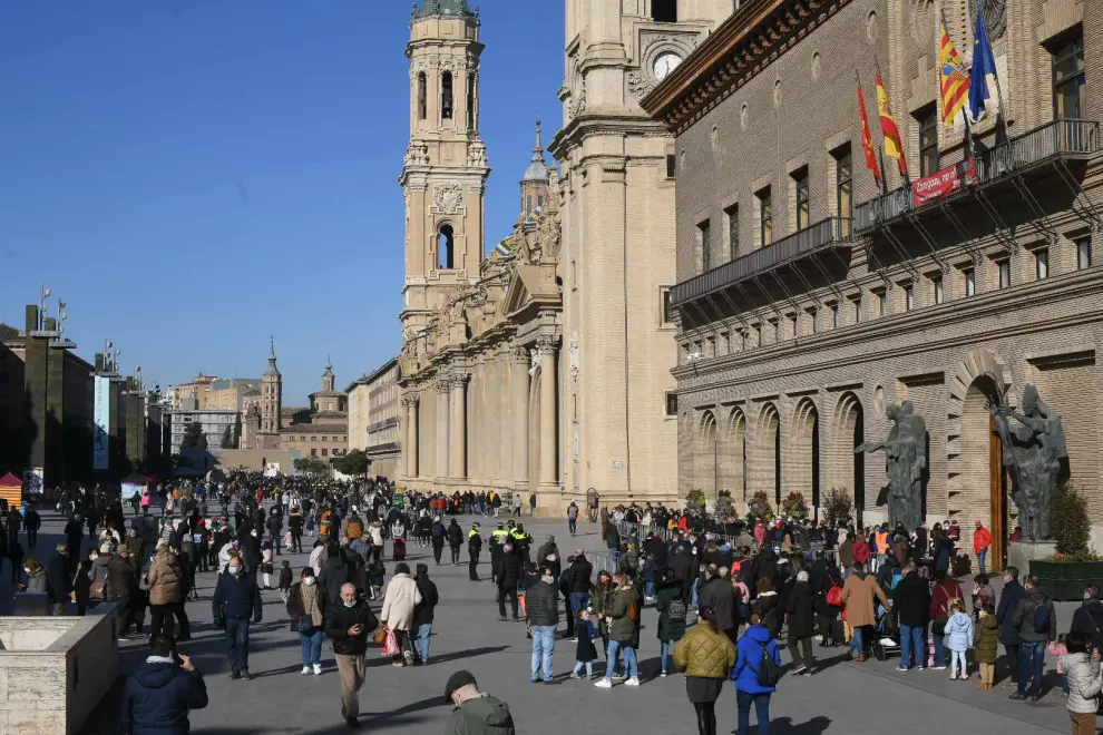 Zaragoza celebra San Valero sin reparto de roscón por la covid y sin cierzo.