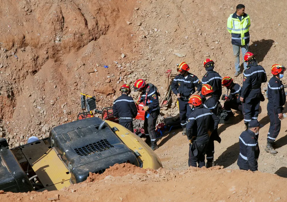Rescuers work to reach a five-year-old boy trapped in a well in the northern hill town of Chefchaouen, Morocco February 5, 2022. REUTERS/Thami Nouas   NO RESALES. NO ARCHIVES MOROCCO-WELL/
