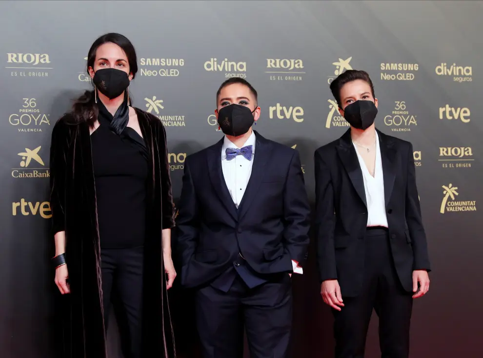 Equipo de 'Farrucas' en la alfombra roja de los Premios Goya 2022.
