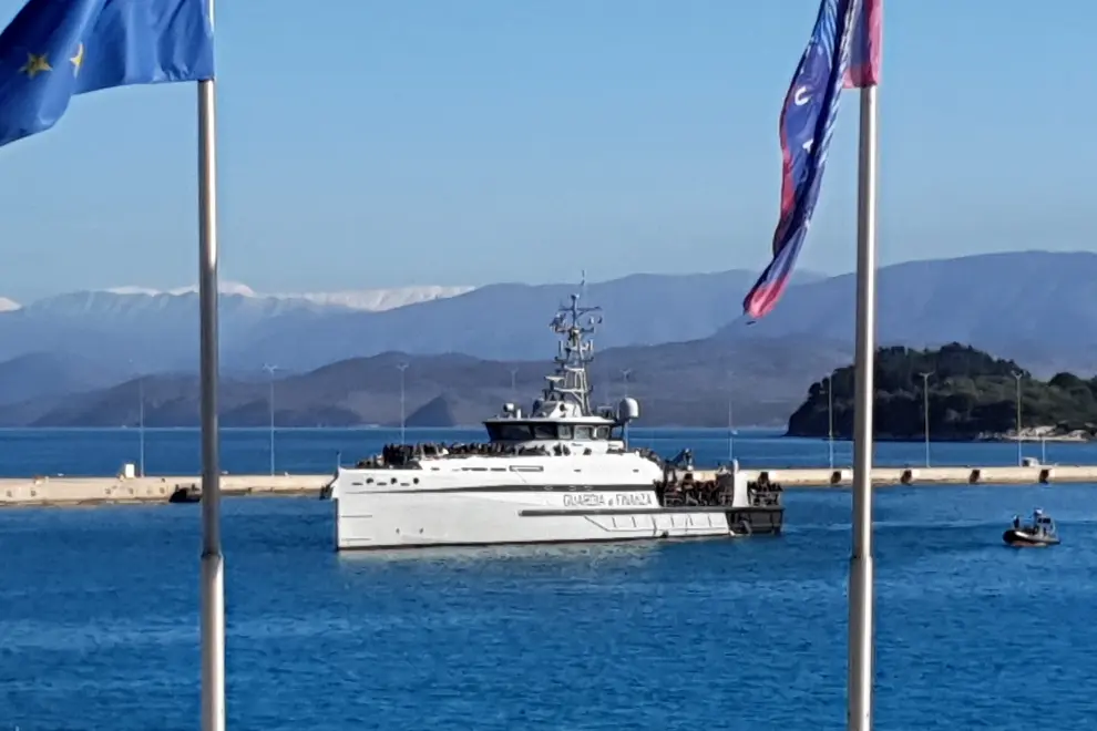 Corfu Island (Greece), 18/02/2022.- An Italian boat, carrying passengers of 'Euroferry Olympia' arrives at the port of Corfu Island, Greece, 18 February 2022. A fire broke out early on 18 February on Italian-flagged 'Euroferry Olympia' while sailing northeast of the island of Ereikousa, near Corfu. The ferry had sailed from Igoumenitsa and was headed to the Italian port of Brindisi. 242 people have been disembarked so far in vessels of the port authorities and the Italian coast guard, which are expected to be transferred to Corfu. The ship Elyros, the frigate Hydra, firefighting boats and other adjacent ships are rushing to the sea area where the incident occured. (Incendio, Grecia, Estados Unidos) EFE/EPA/ANNI TAPASKOU
 GREECE FIRE ON FERRY