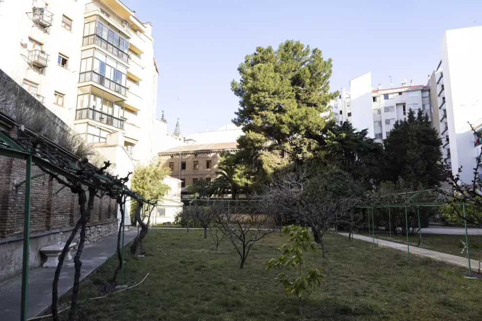 Jardín del convento de las Siervas de María, en el paseo de Sagasta de Zaragoza.