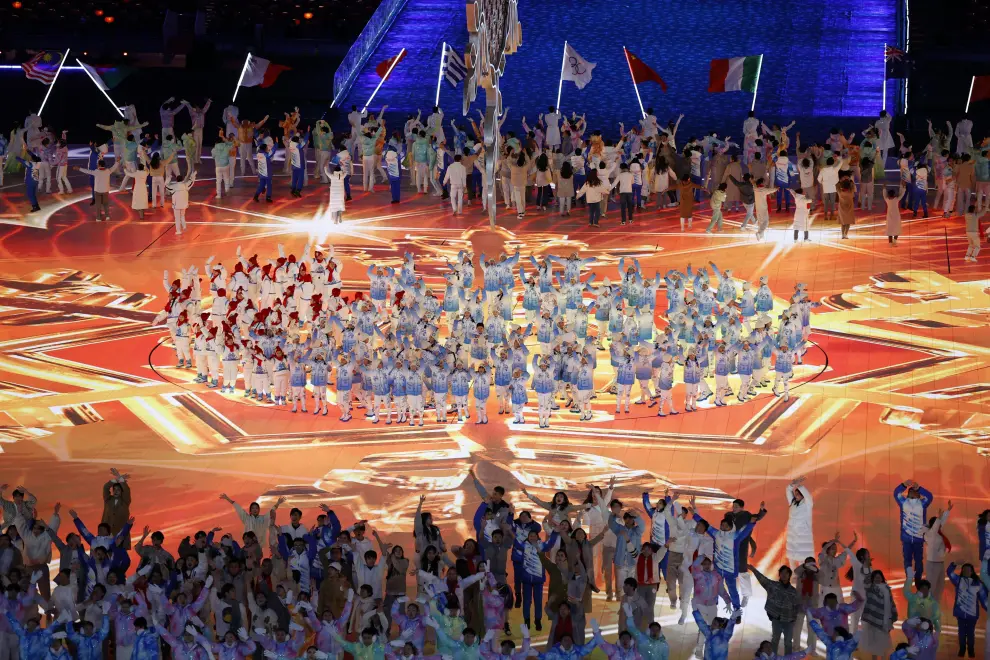 2022 Beijing Olympics - Closing Ceremony - National Stadium, Beijing, China - February 20, 2022. Fireworks explode over the National Stadium, during the Beijing 2022 Winter Olympics closing ceremony. REUTERS/Kim Hong-Ji OLYMPICS-2022-CLOSING/