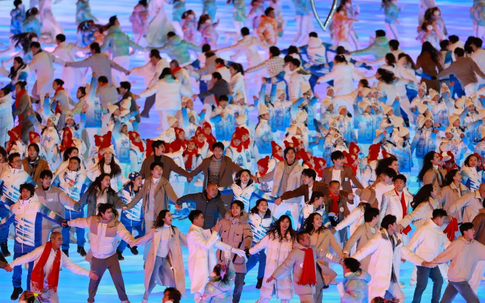 2022 Beijing Olympics - Closing Ceremony - National Stadium, Beijing, China - February 20, 2022. The cauldron and performers are seen during the closing ceremony. REUTERS/Kim Hong-Ji OLYMPICS-2022-CLOSING/