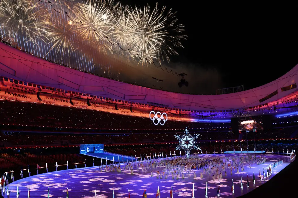 2022 Beijing Olympics - Closing Ceremony - National Stadium, Beijing, China - February 20, 2022. Fireworks explode over the National Stadium, during the Beijing 2022 Winter Olympics closing ceremony. REUTERS/Kim Hong-Ji OLYMPICS-2022-CLOSING/