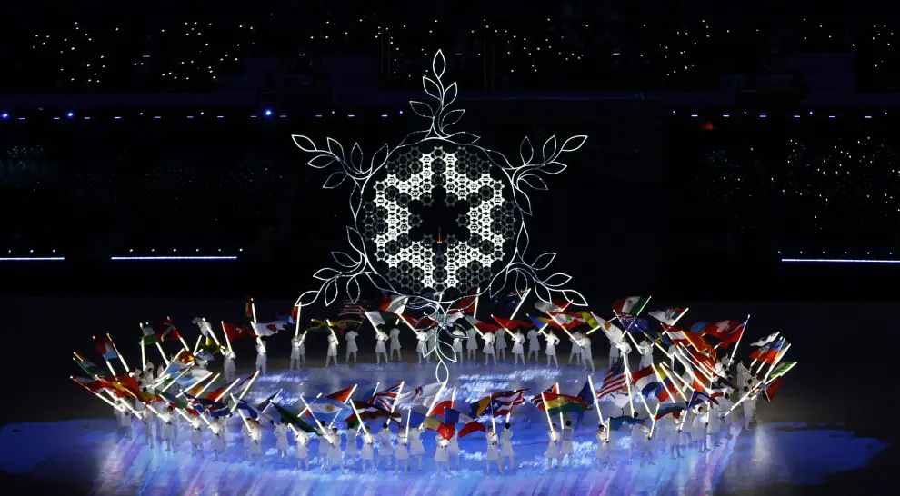 2022 Beijing Olympics - Closing Ceremony - National Stadium, Beijing, China - February 20, 2022. Fireworks explode and spell One World above the stadium during the closing ceremony. REUTERS/David W Cerny OLYMPICS-2022-CLOSING/