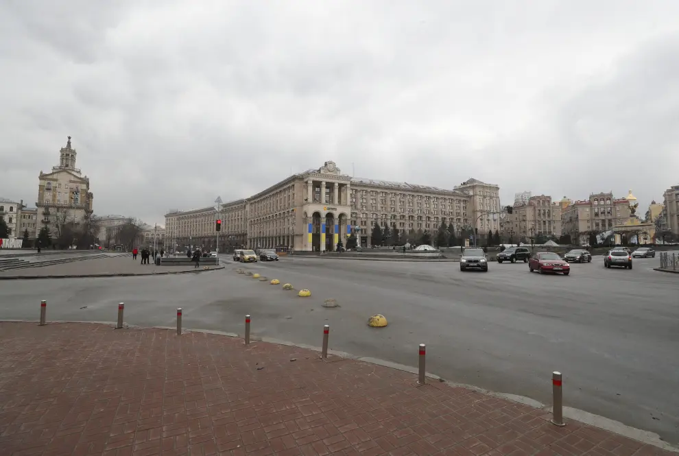 Una de las arterias principales de Kiev, vacía
