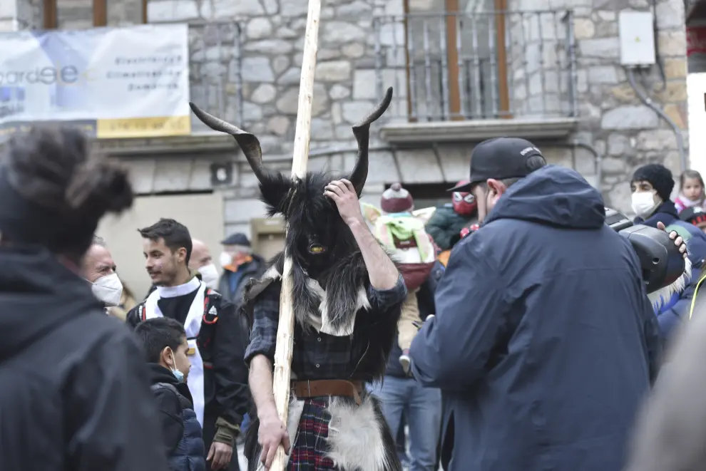 Bielsa ha retomado su ancestral Carnaval tras la suspensión del año pasado por la pandemia.