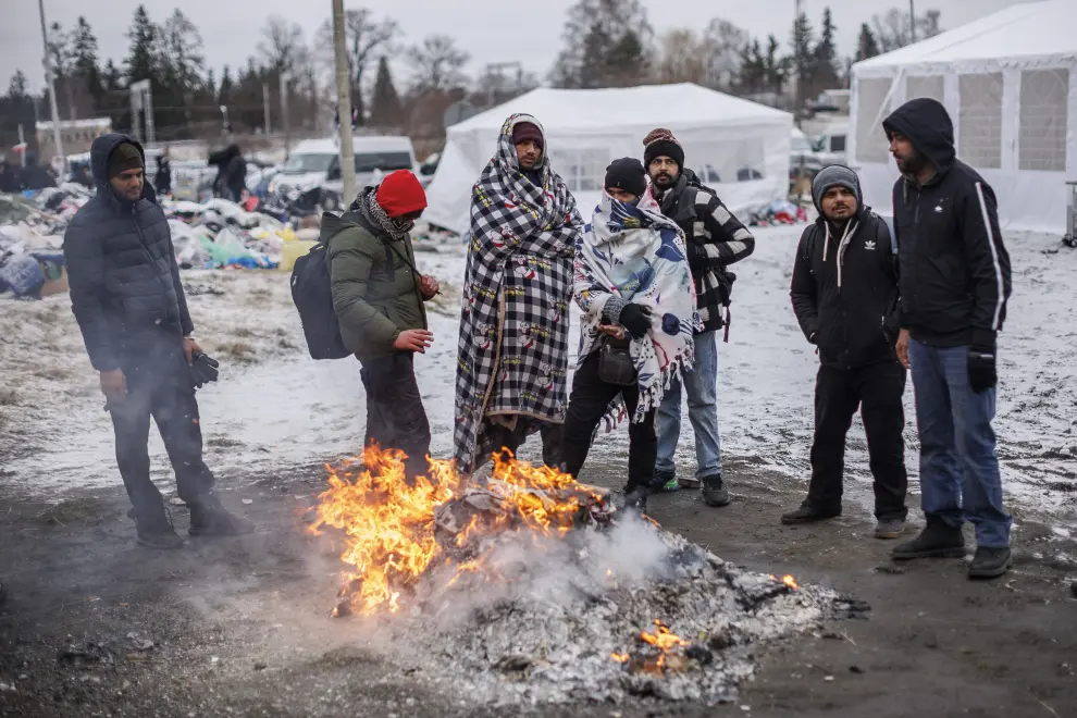 Los ciudadanos ucranianos continúan huyendo de su país a Polonia.