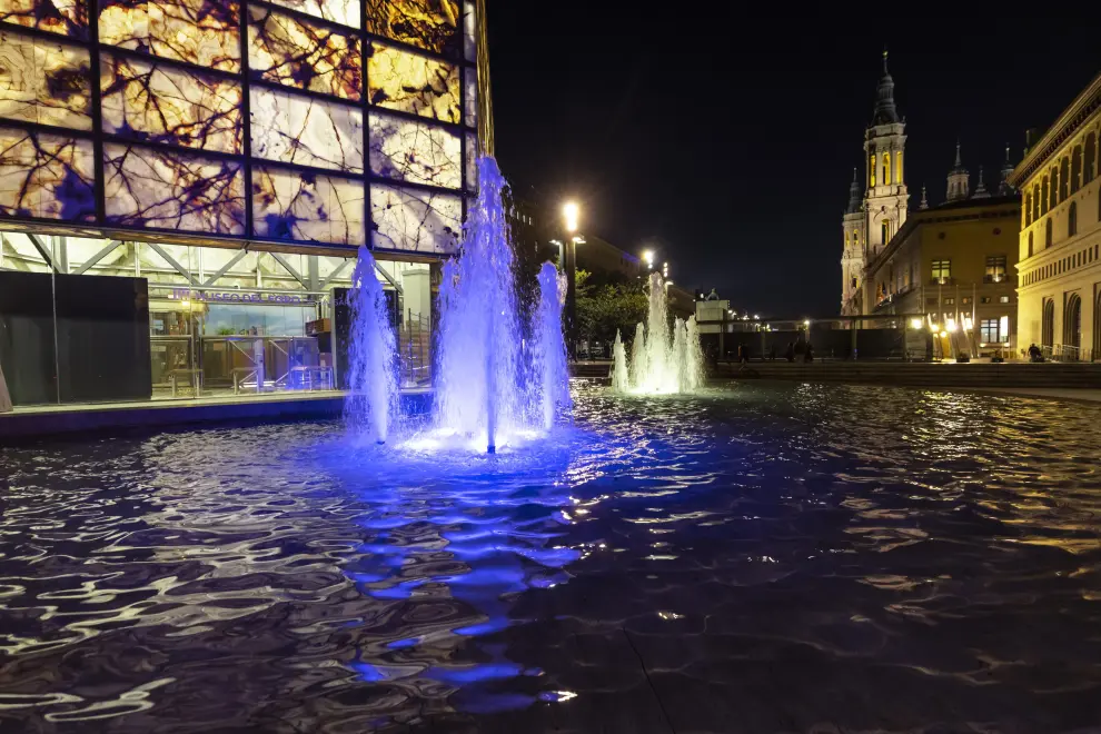 Los colores de Ucrania iluminan Zaragoza