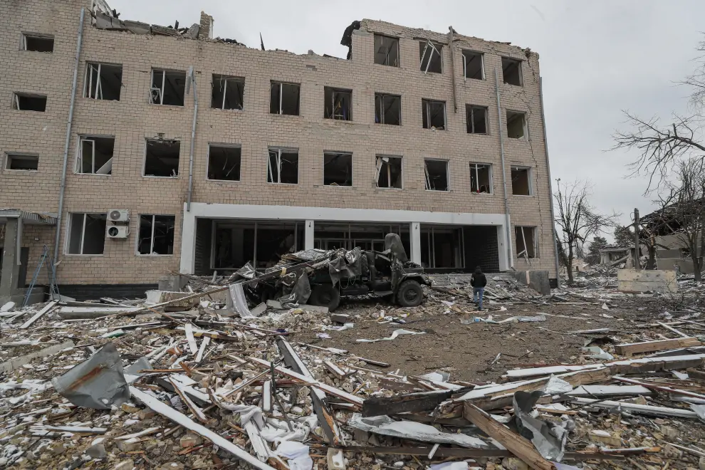 Zona bombardeada por la tropas rusas en Brovary, cerca de Kiev.