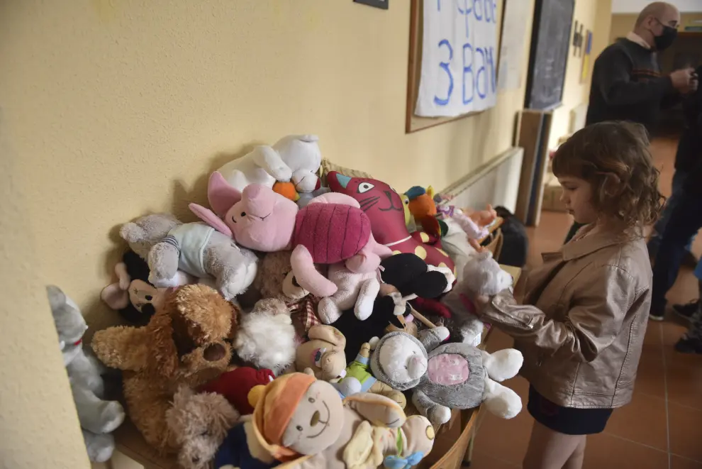 Casi 40 mujeres y niños ucranianos descansan ya en el albergue de los escolapios de Peralta de Calasanz tras el viaje desde Polonia en un convoy solidario que partió desde Binéfar.