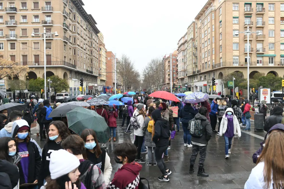 Manifestación estudiantil por el 8-M en Zaragoza