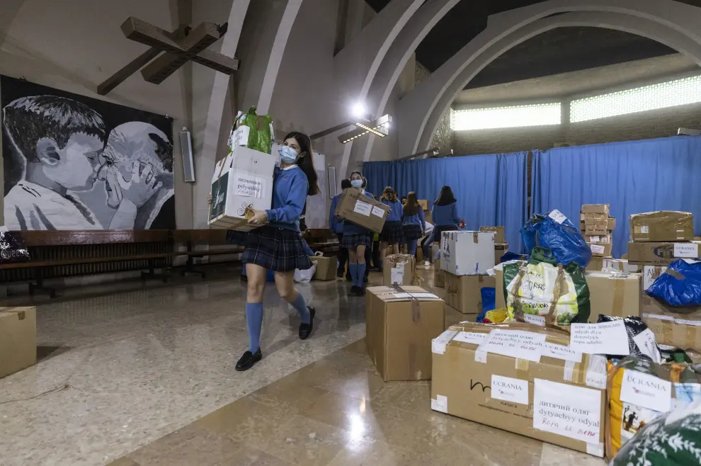 Envío de ayuda humanitaria a Ucrania desde el Colegio Montesori de Zaragoza.