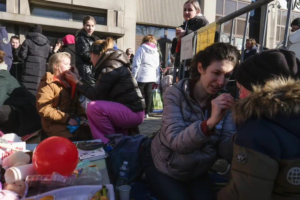 Refugiados ucranianos llegan a Bélgica.