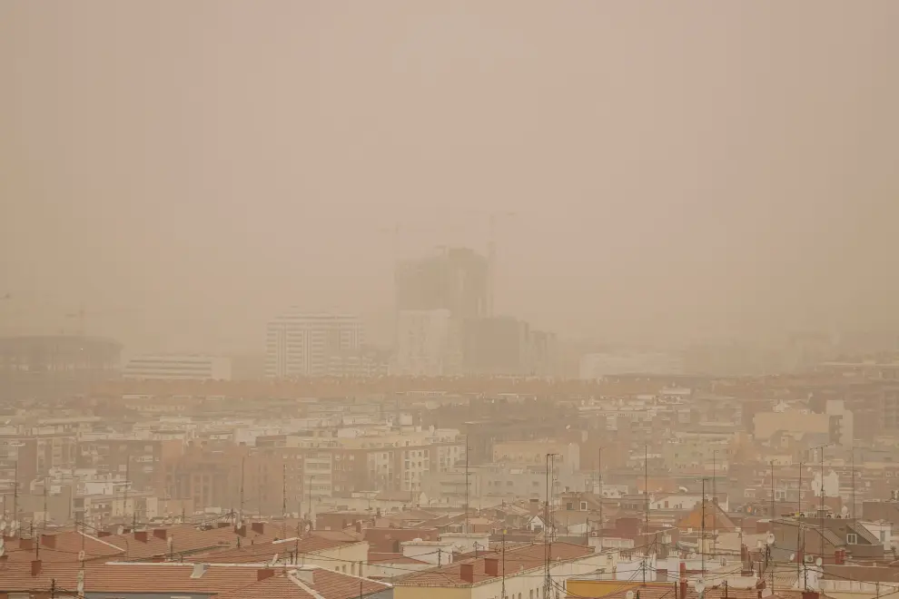La nube de polvo sahariano que tiñe España.