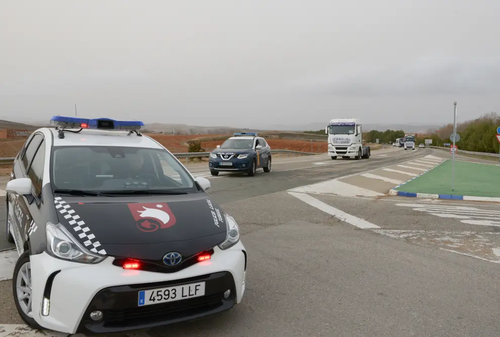 Medio centenar de camiones recorre las calles de Teruel en protesta por la subida del combustible