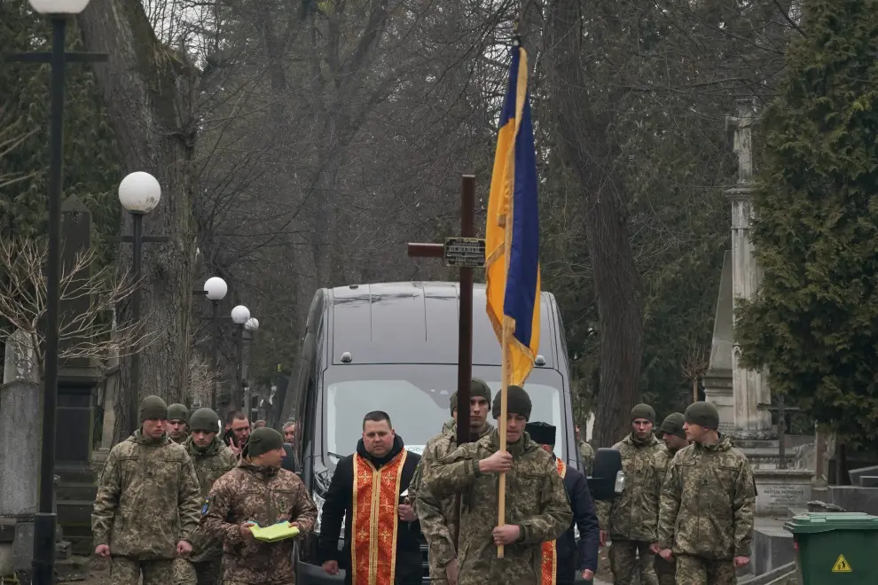 Funeral de un soldado ucraniano caído en Leópolis.