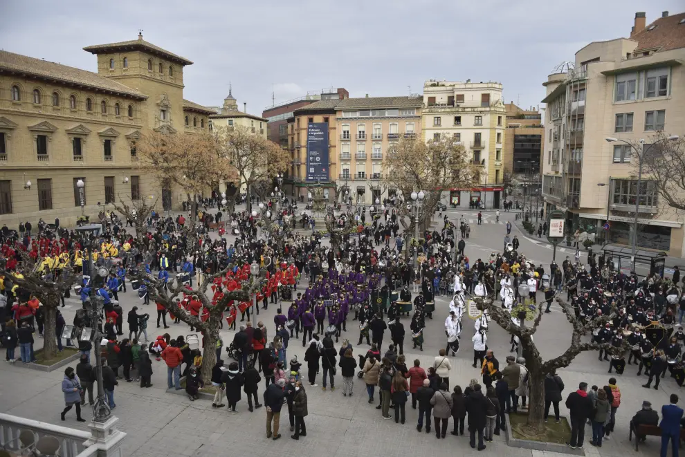 Nueve cofradías de Huesca han participado en esta edición especial por el homenaje a las víctimas de la pandemia.