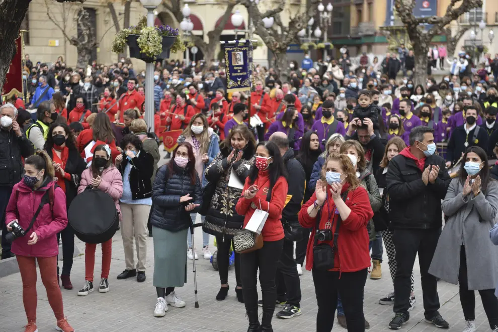 Nueve cofradías de Huesca han participado en esta edición especial por el homenaje a las víctimas de la pandemia.
