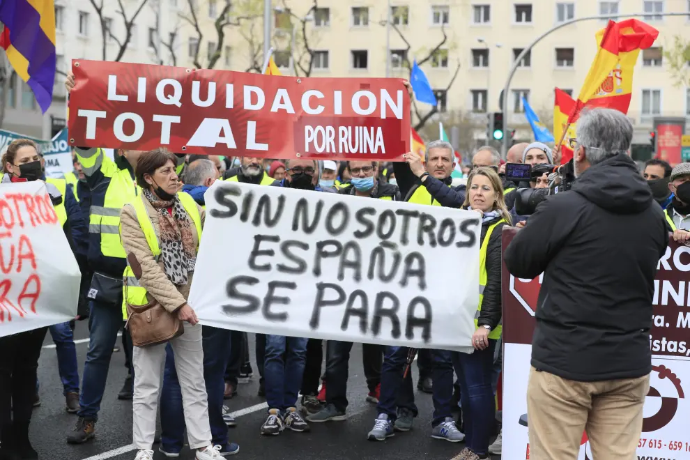 Manifestación por el sector del transporte en Madrid, este viernes.