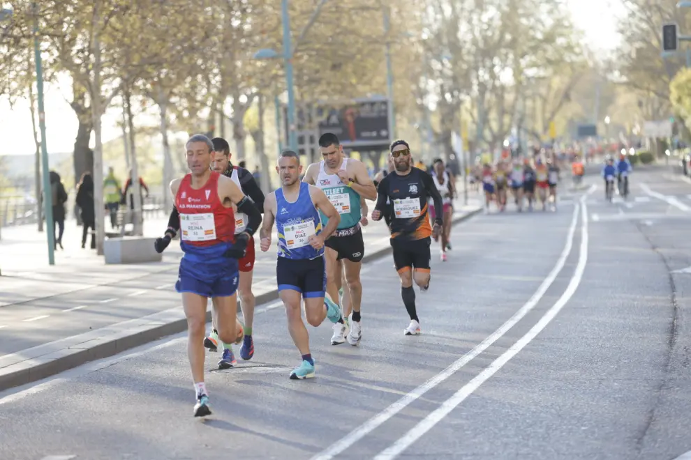 Alrededor de 5.200 atletas participan en la cita que se celebra junto a la 10K. La competición, con salida y llegada en la plaza del Pilar, es sede del Campeonato de España y se retransmite en Aragón TV.