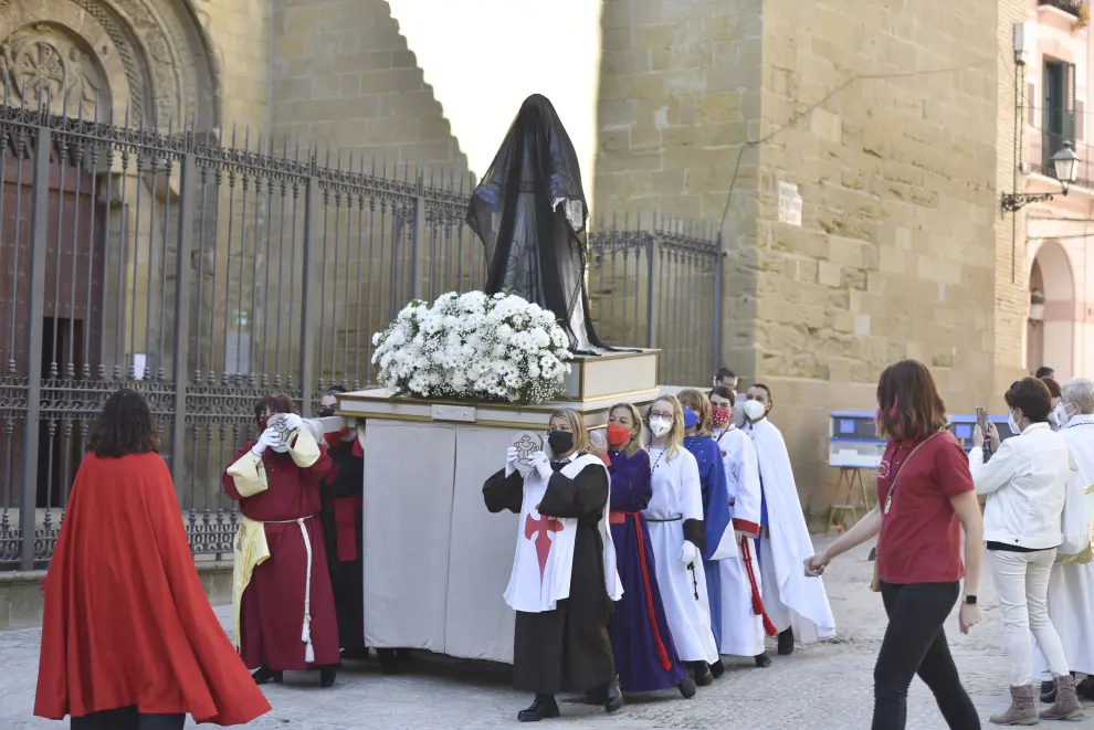 La procesión del Domingo de Resurrección culmina la Semana Santa de Huesca.
