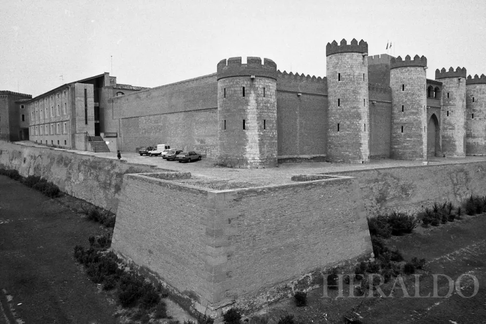 El Príncipe Felipe asistió al acto de colocación de la primera piedra de la reforma del palacio de la Aljafería para convertirla en sede de las Cortes aragonesas.