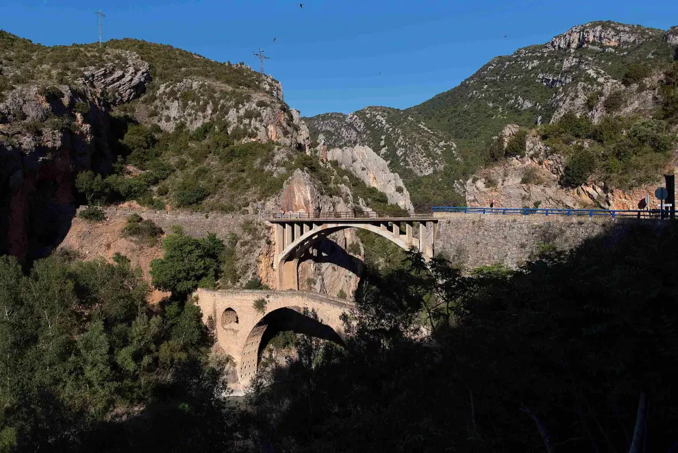 Vista del Puente del Diablo en Olvena.