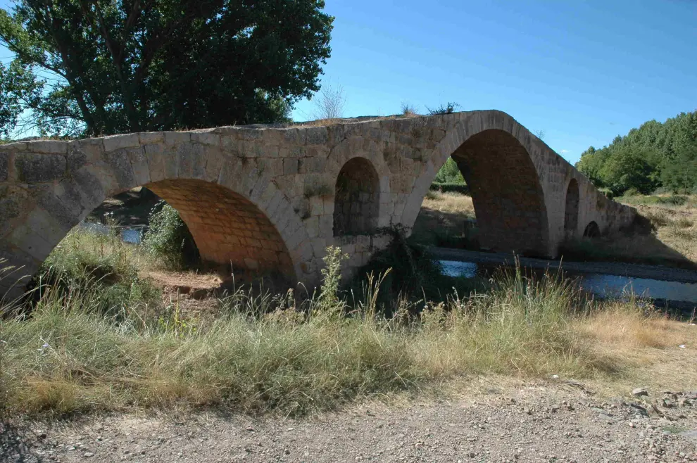 Vista del puente romano de Luco de Jiloca.