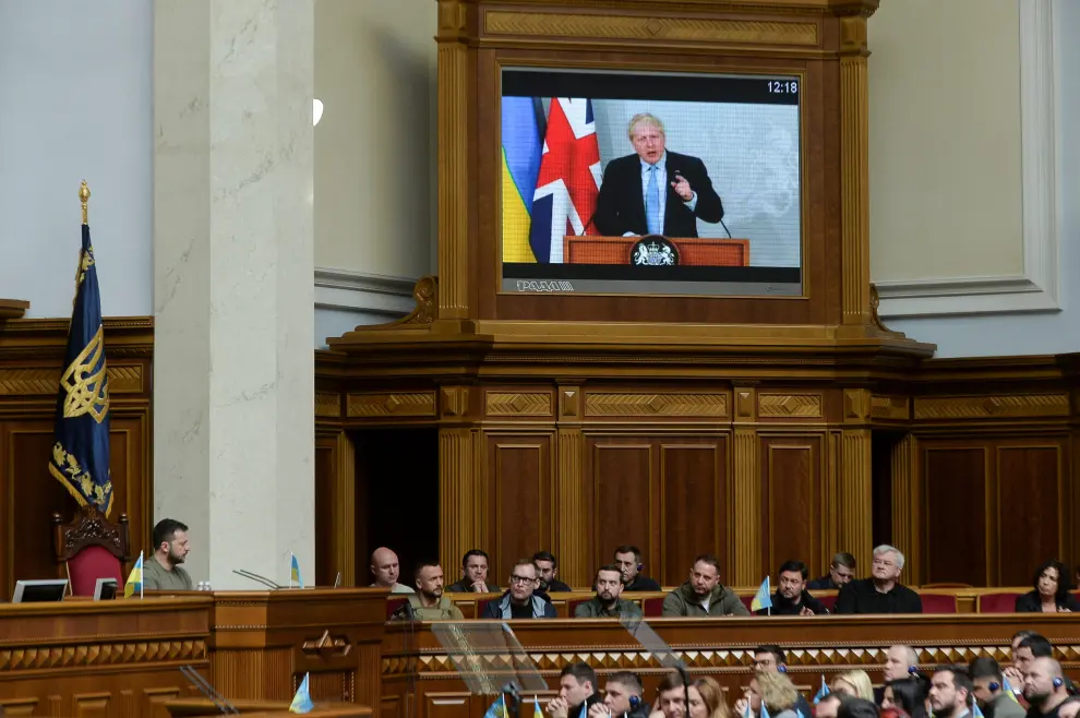 Boris Johnson interviene en el parlamento ucraniano.